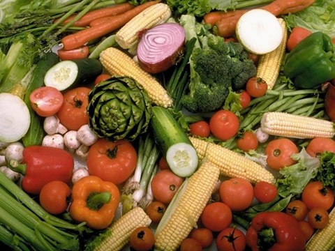 2768-a-display-of-mixed-fresh-vegetables-or